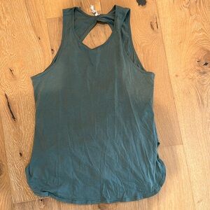 Lululemon tank